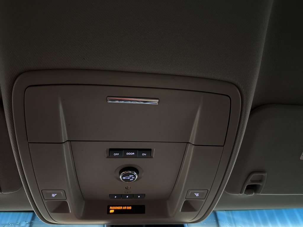 2016 Chevrolet Tahoe LT photo 16