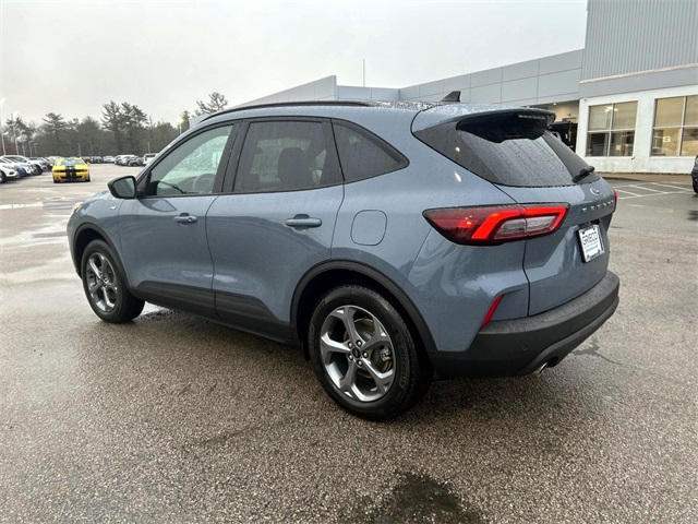 2025 Ford Escape ST-Line photo 2