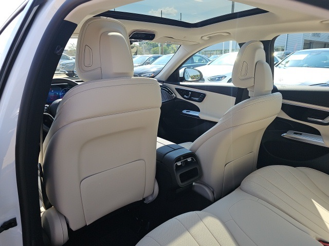 2025 Mercedes Benz E 350 4MATIC photo 10