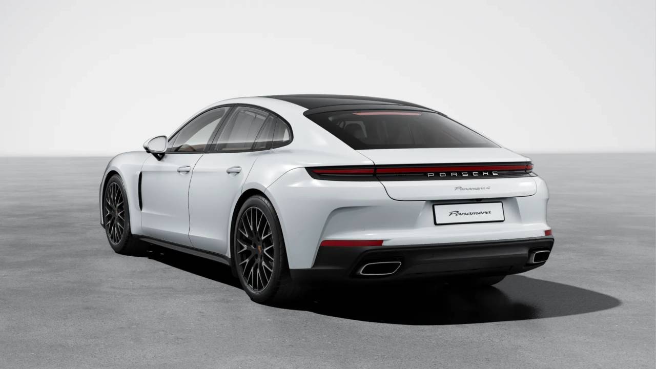 2026 Porsche Panamera 4 photo 3