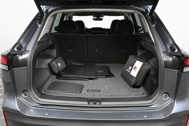 2025 Volkswagen Tiguan SE photo 28