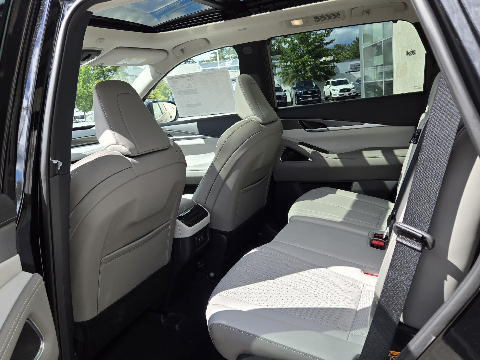2026 Infiniti QX60 Luxe AWD photo 19