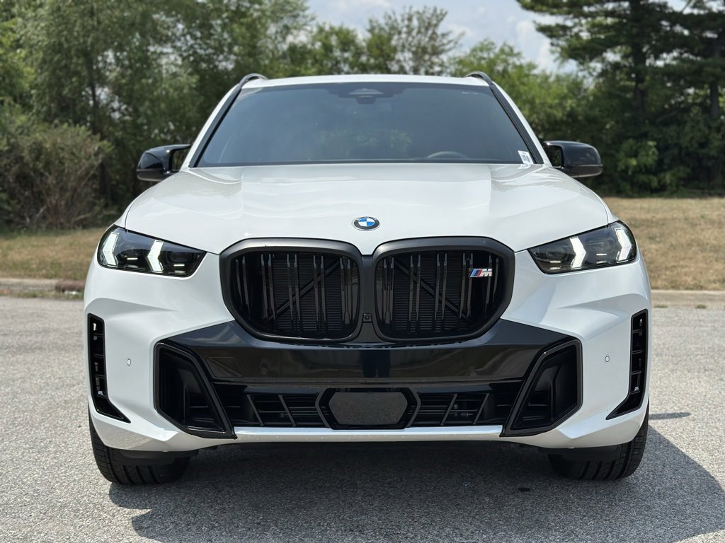 New 2026 Alpine White BMW M60i image 2