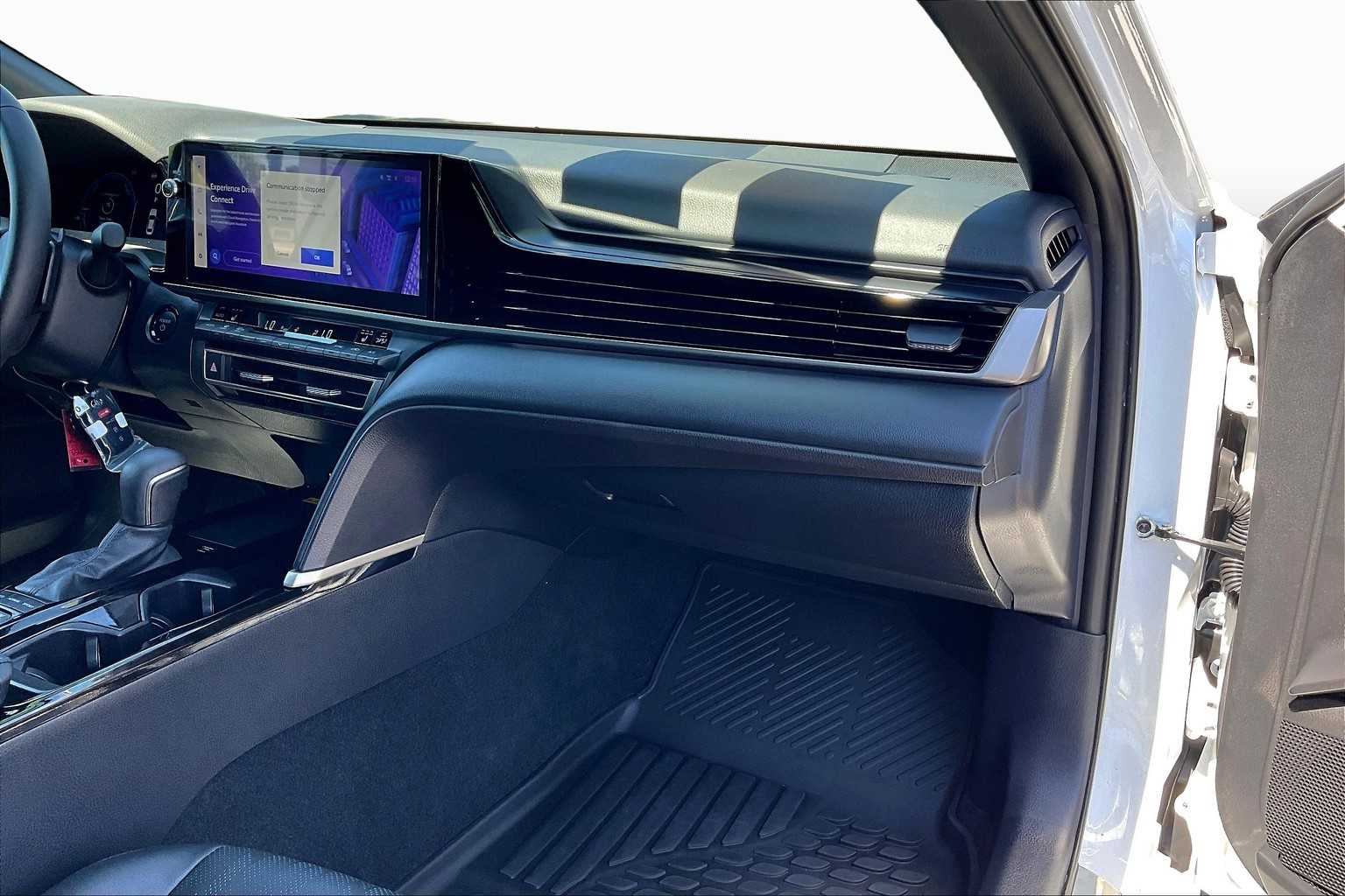 2025 Toyota Camry XSE photo 18