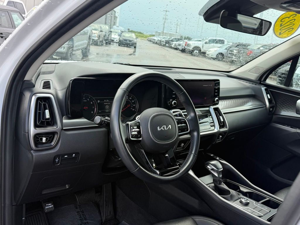 2023 Kia Sorento S photo 3