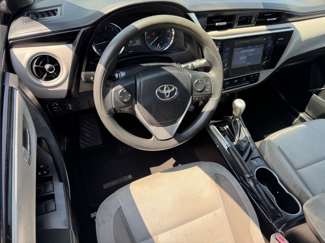 2017 Toyota Corolla L photo 17