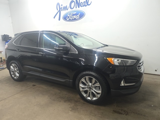 2024 Ford Edge Titanium's photo