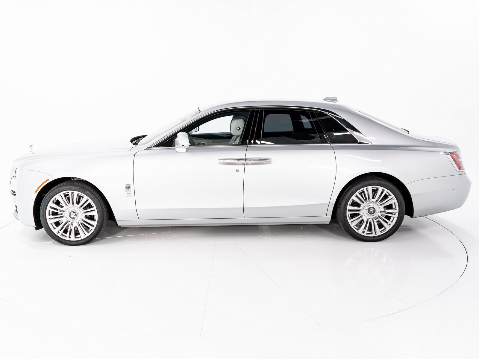 2022 Rolls Royce Ghost RR21 photo 2