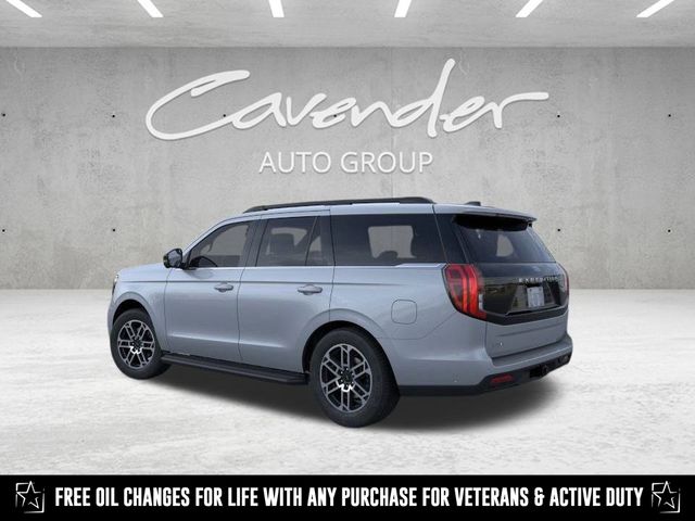 2025 Ford Expedition photo 3