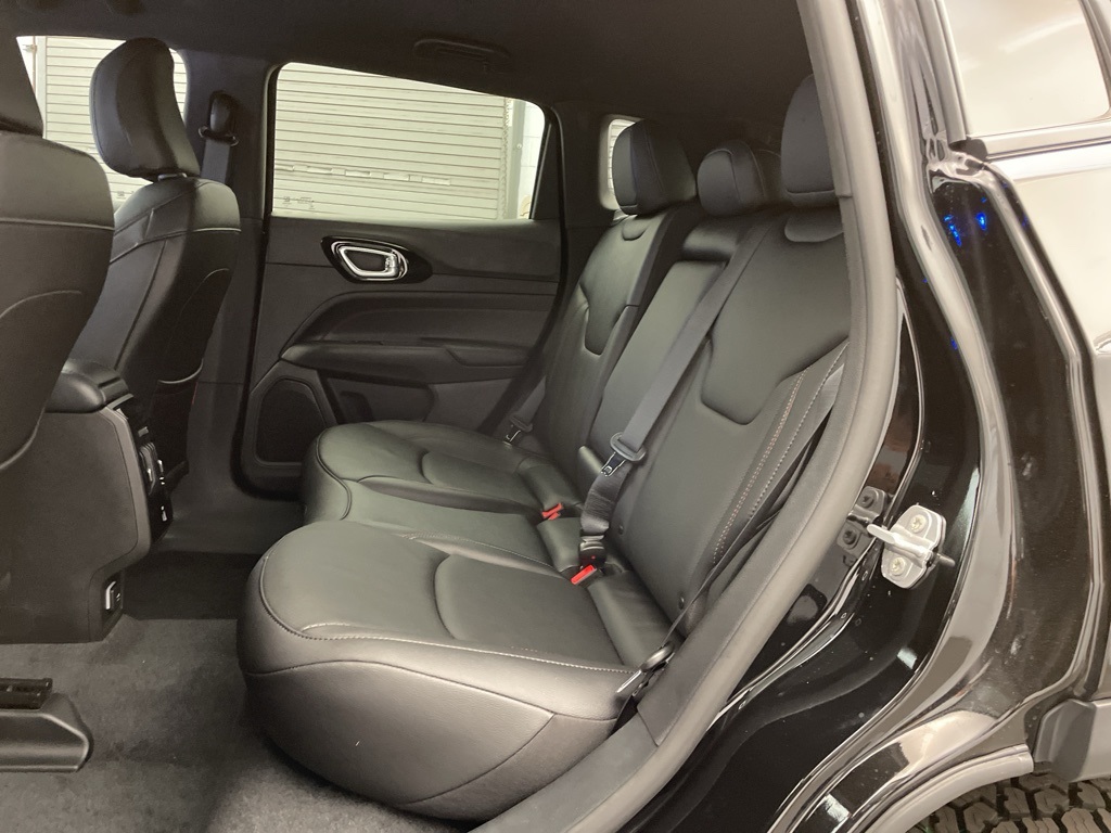 2025 Jeep Compass Trailhawk photo 9