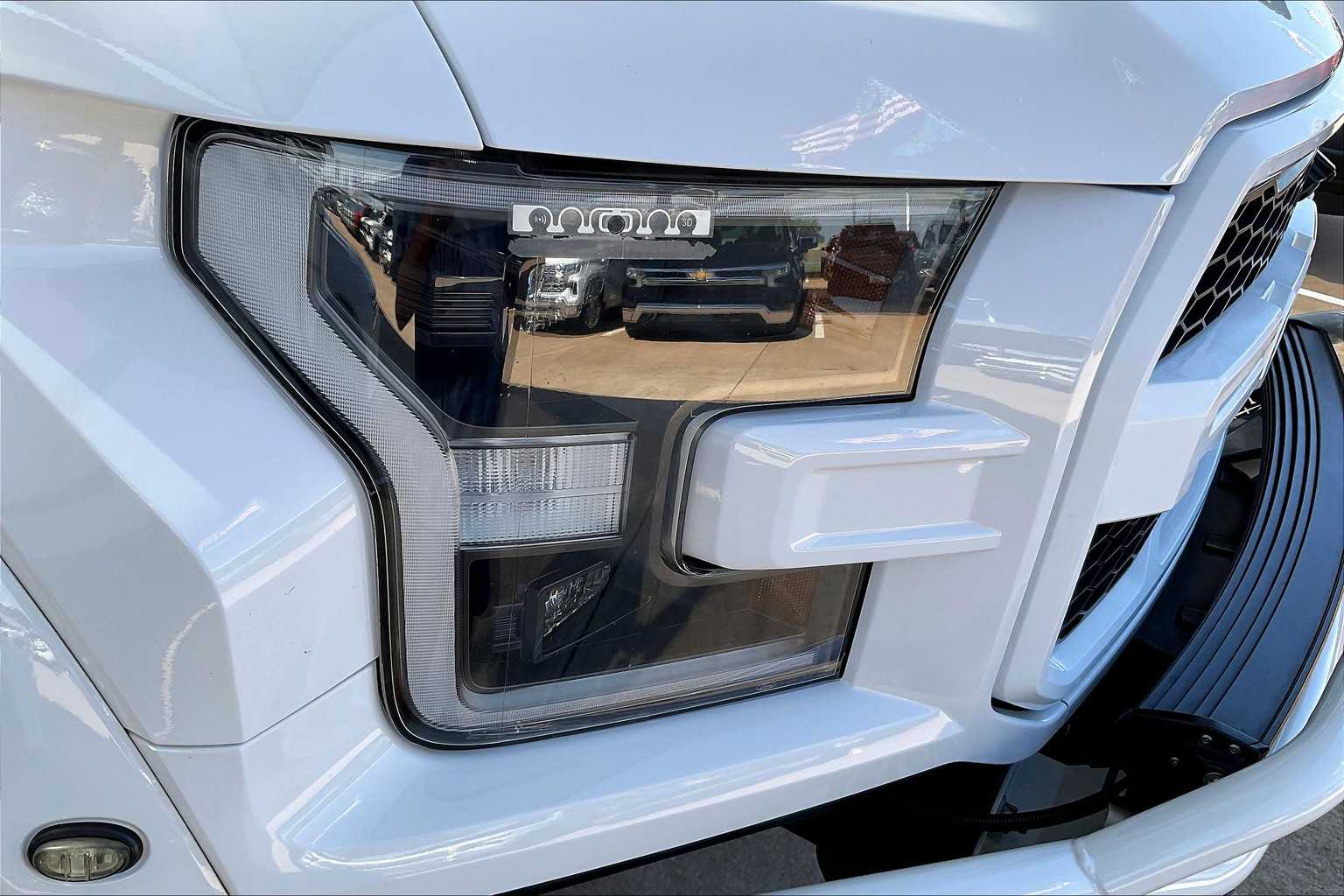 2020 Ford F-150 Raptor photo 24