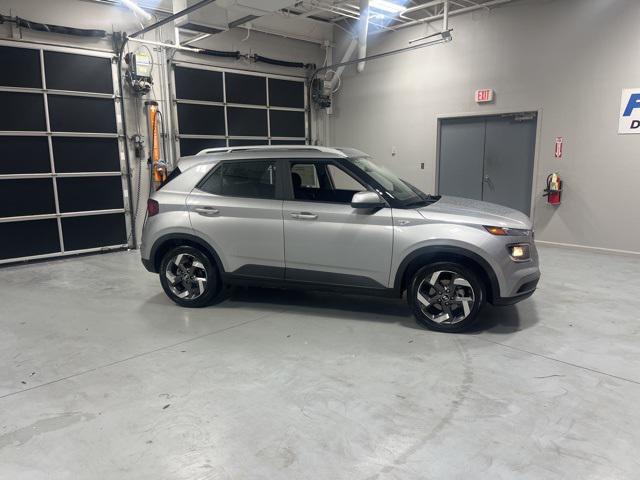 2026 Hyundai Venue SEL's photo