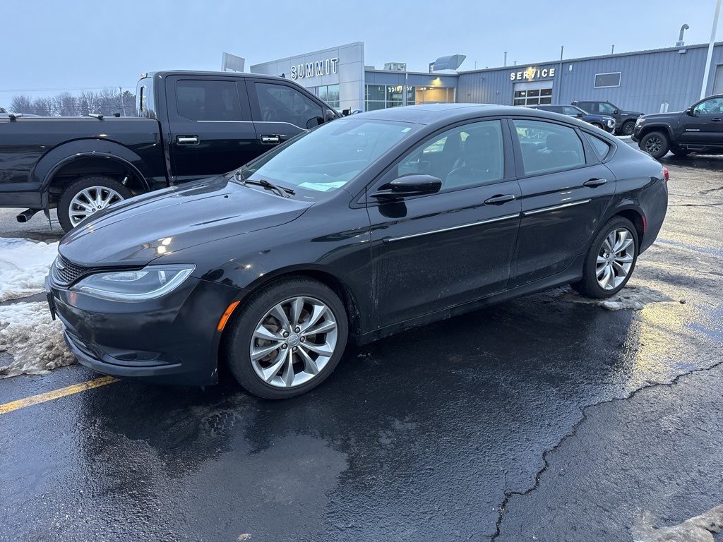 2015 Chrysler 200 S's photo