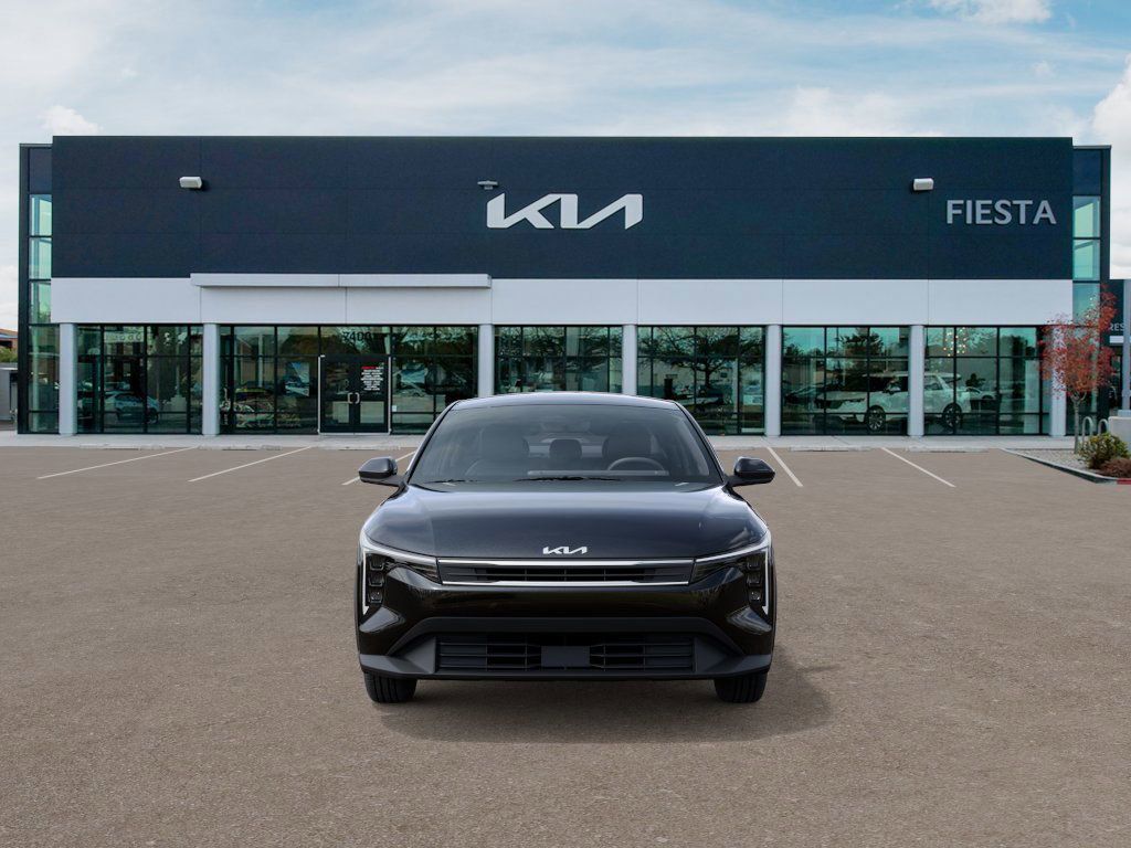 2025 Kia K4 LX photo 2