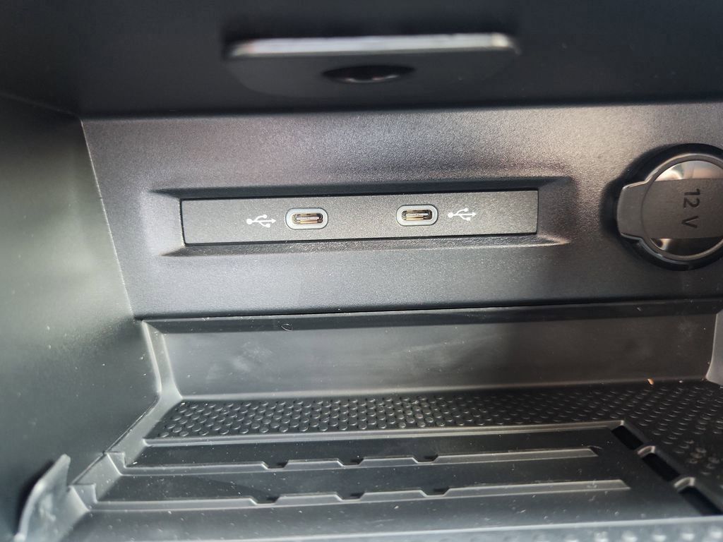 2025 Volkswagen Taos SE photo 22
