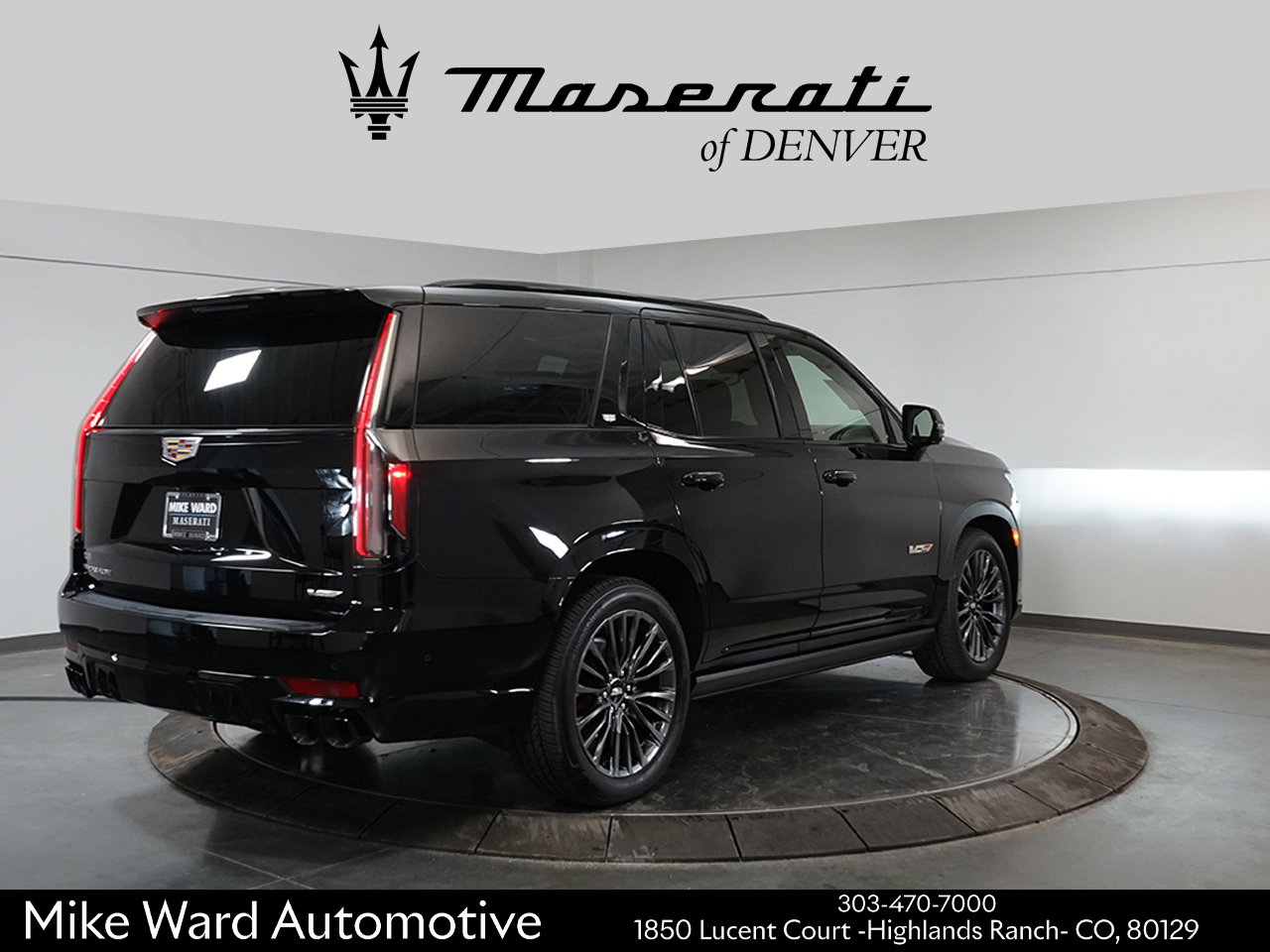 2023 Cadillac Escalade V-Series photo 2