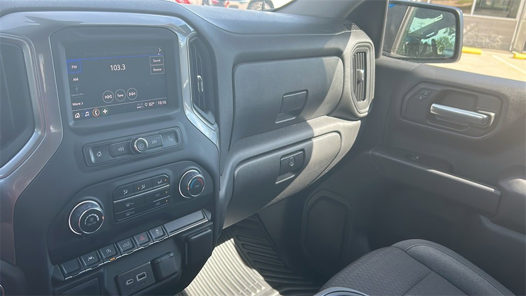 2024 Chevrolet Silverado 1500 Custom photo 33