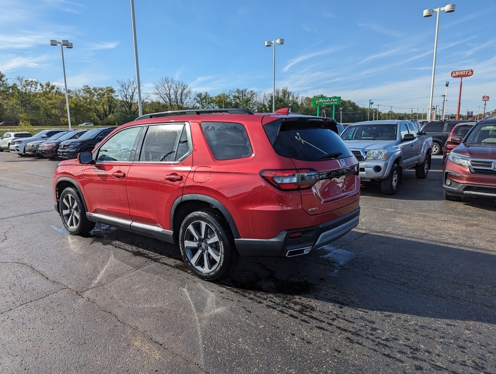 2025 Honda Pilot Touring photo 4