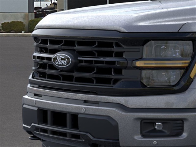 2025 Ford F-150 XLT photo 16