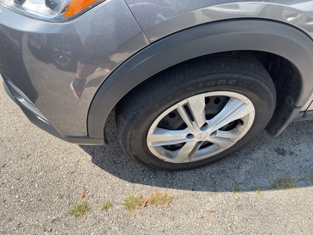 2019 Nissan Kicks S photo 4