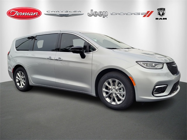 2026 Chrysler Pacifica Limited's photo