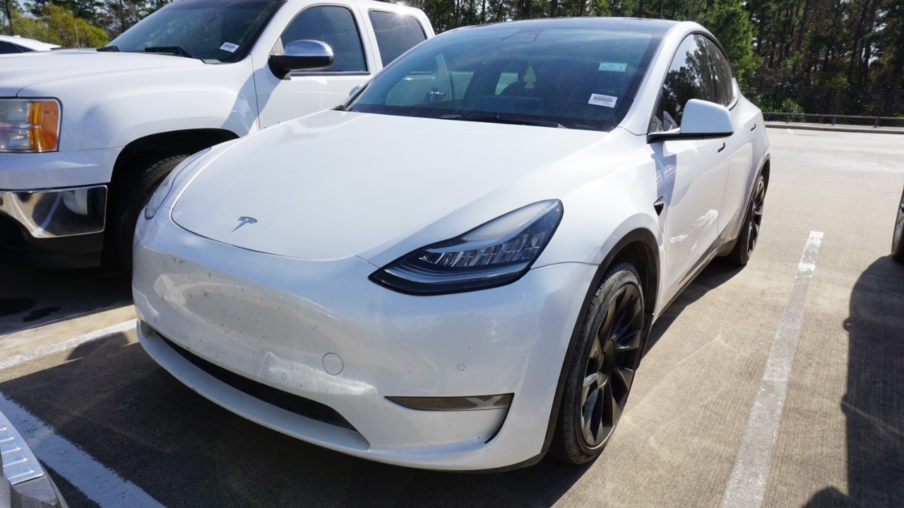 2022 Tesla Model Y Long Range's photo