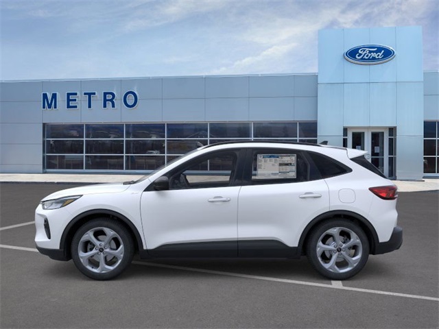 2025 Ford Escape ST-Line photo 2