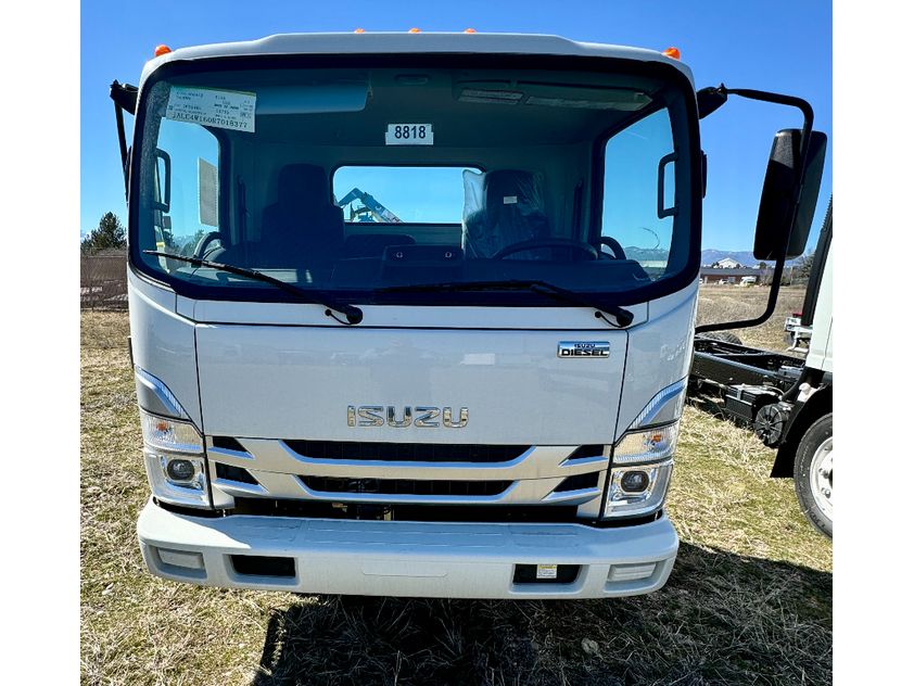 2024 Isuzu NPR HD's photo
