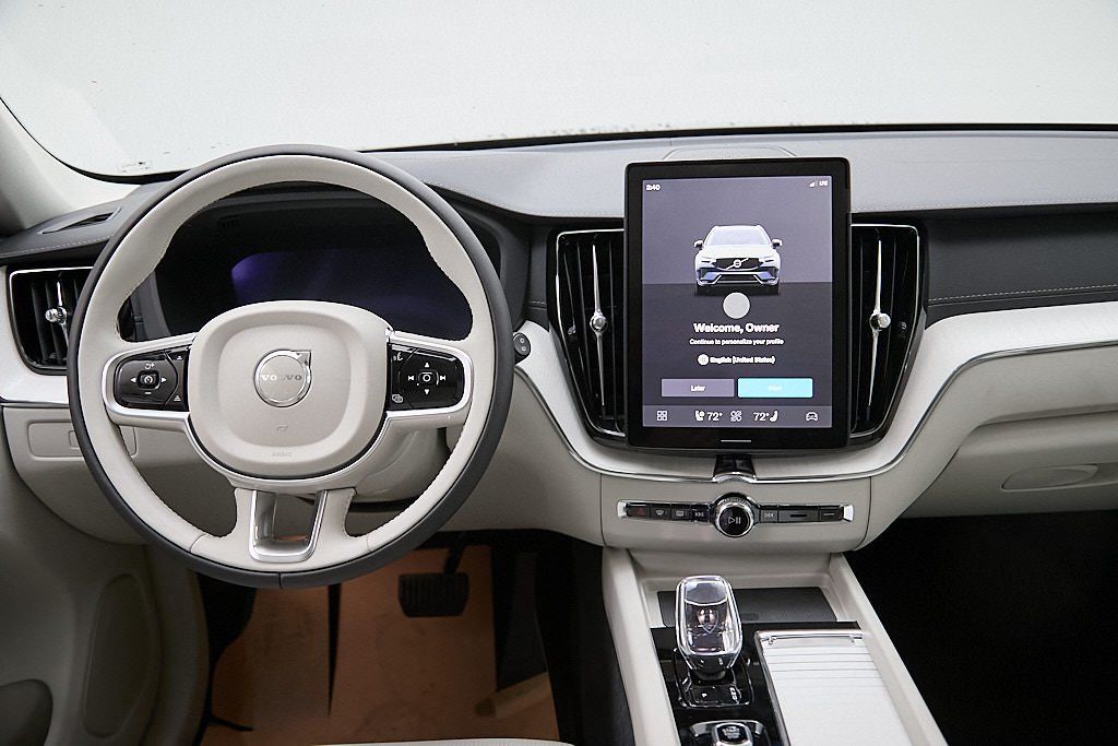 2026 VOLVO XC60 - Image 19