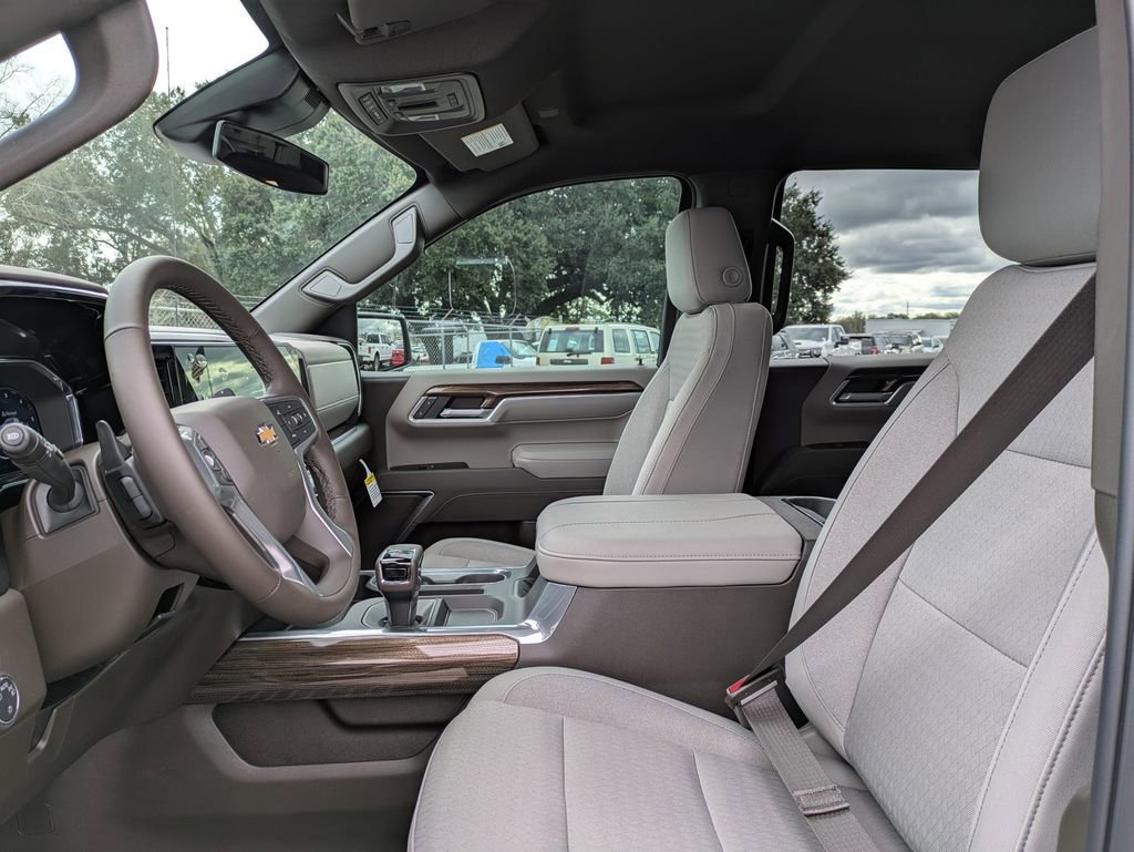2025 Chevrolet Silverado 1500 LT photo 12