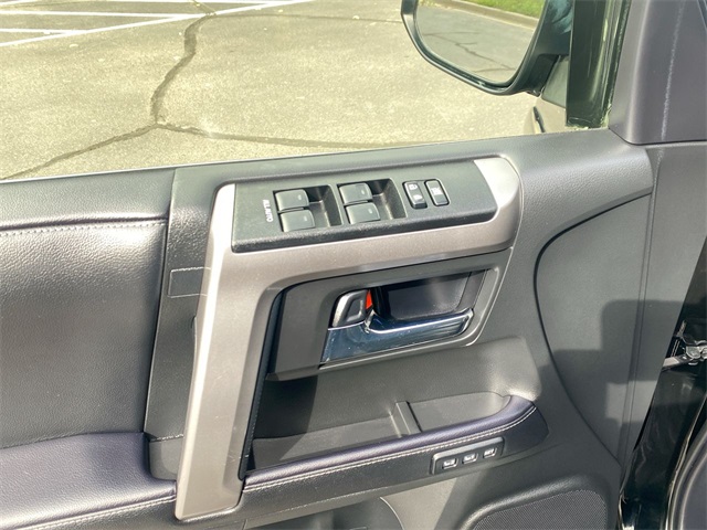 2022 Toyota 4Runner Limited 4WD photo 4