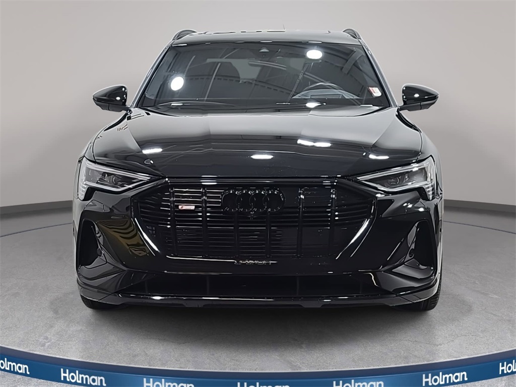 2022 Audi e-tron Prestige photo 2