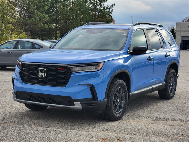 2025 Honda Pilot TrailSport photo 2