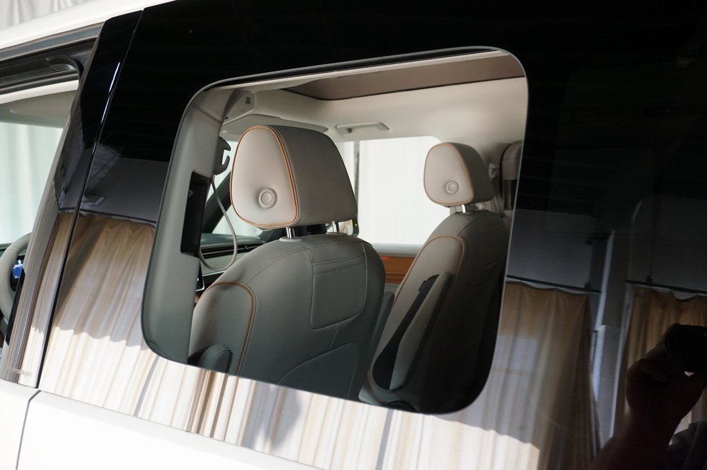 2025 Volkswagen ID. Buzz photo 28