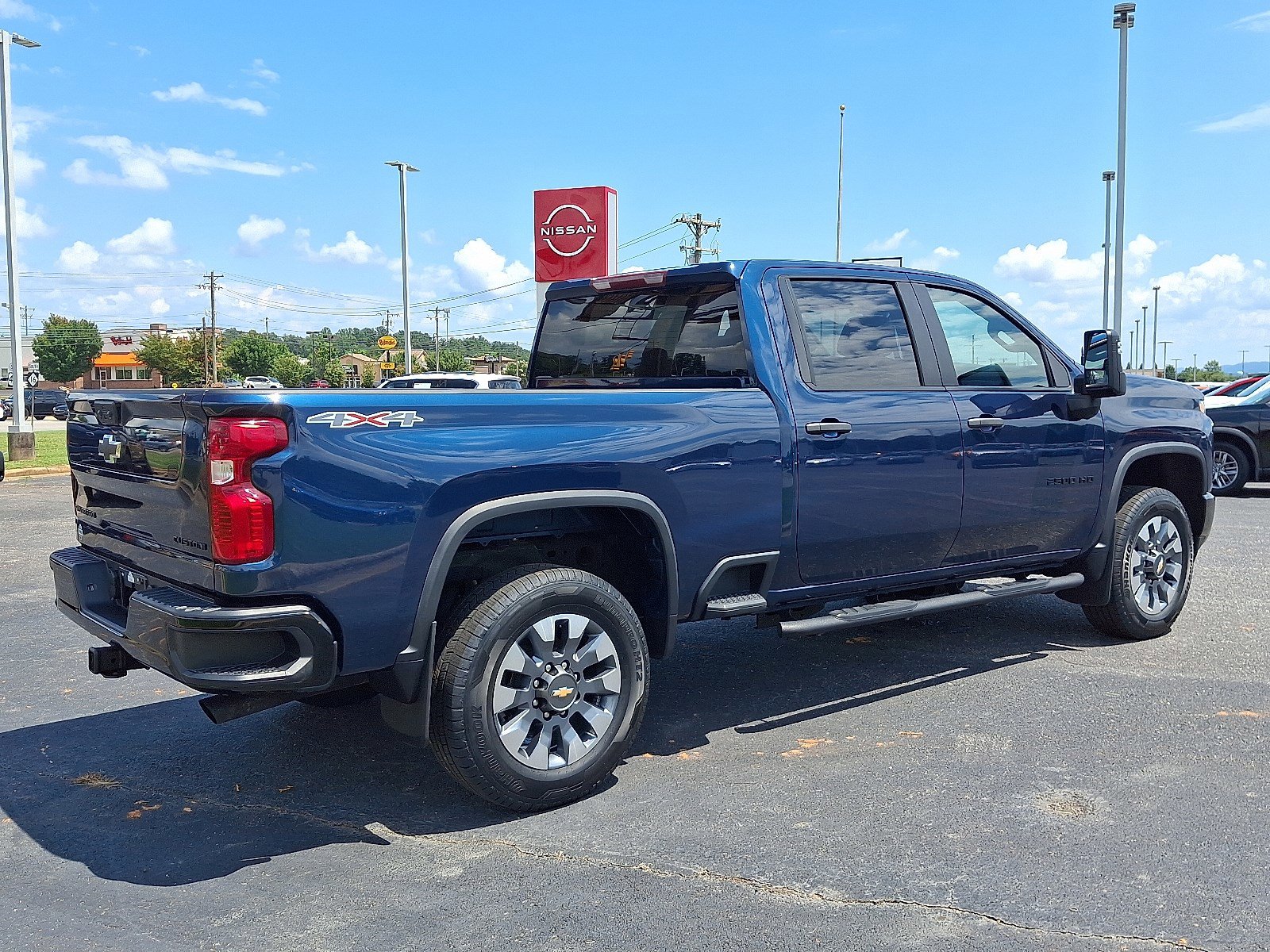 2023 Chevrolet Silverado 2500HD Custom photo 6
