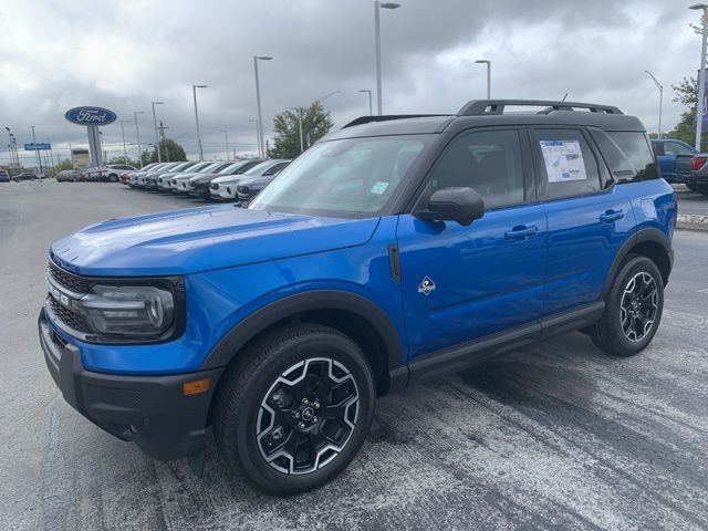 2025 Ford Bronco Sport Outer Banks photo 3