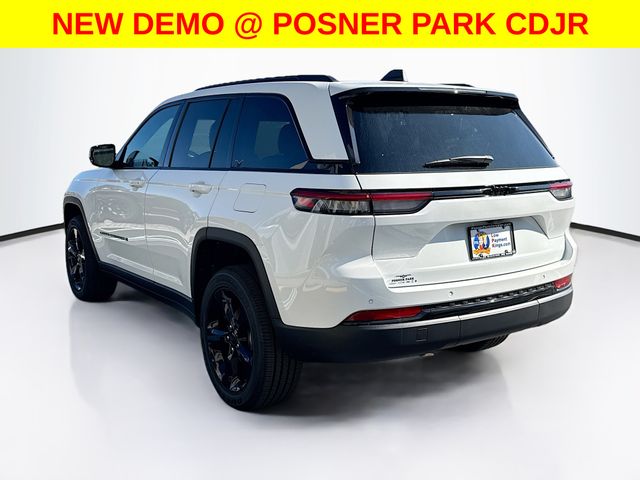 2025 Jeep Grand Cherokee Altitude photo 4