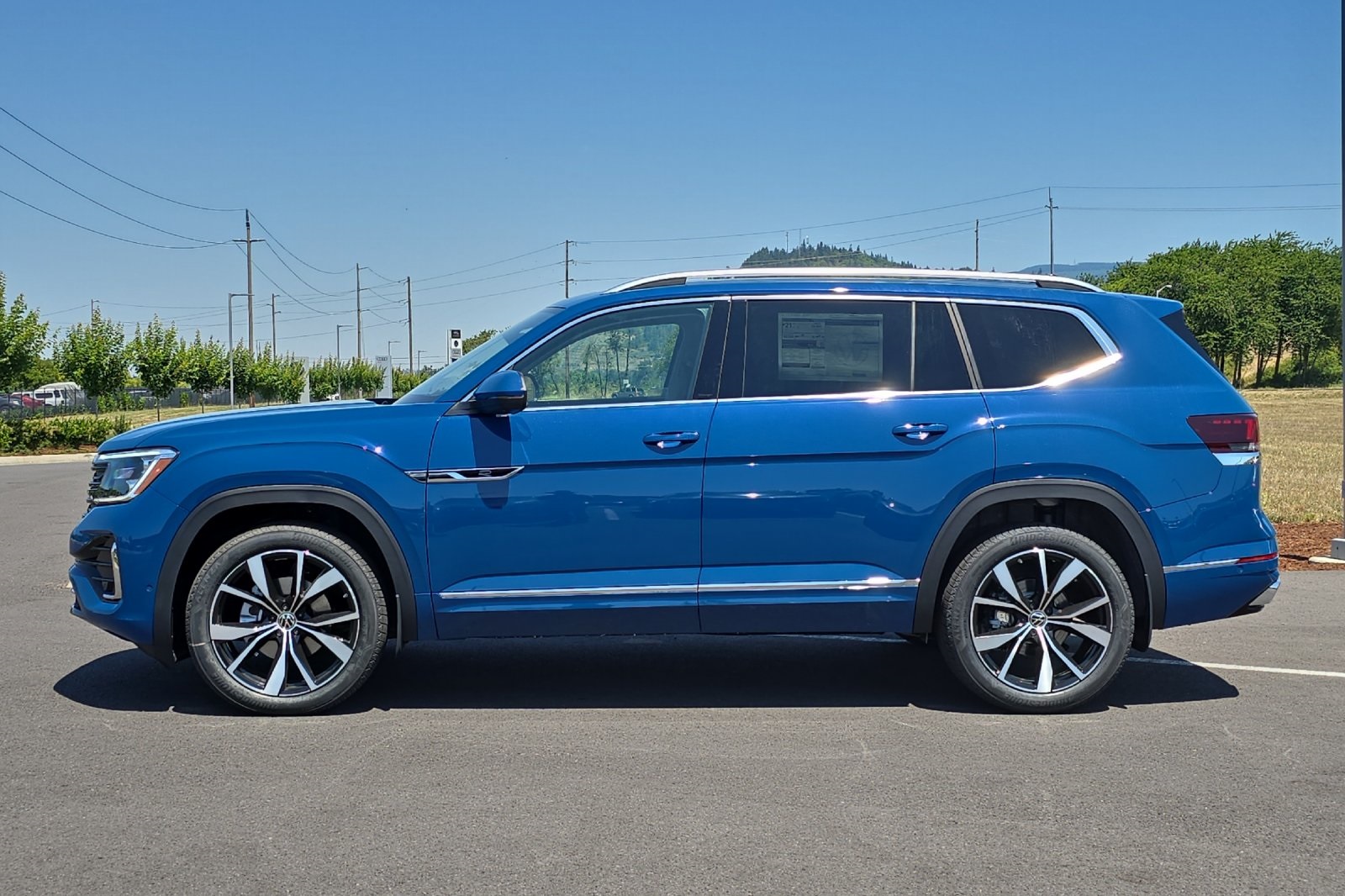 2025 Volkswagen Atlas SEL Premium R-Line photo 6