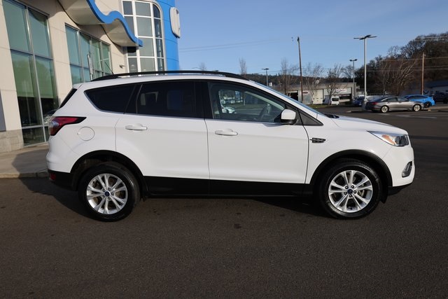 Used 2018 Ford Escape SE with VIN 1FMCU9GD7JUB61451 for sale in Roseburg, OR