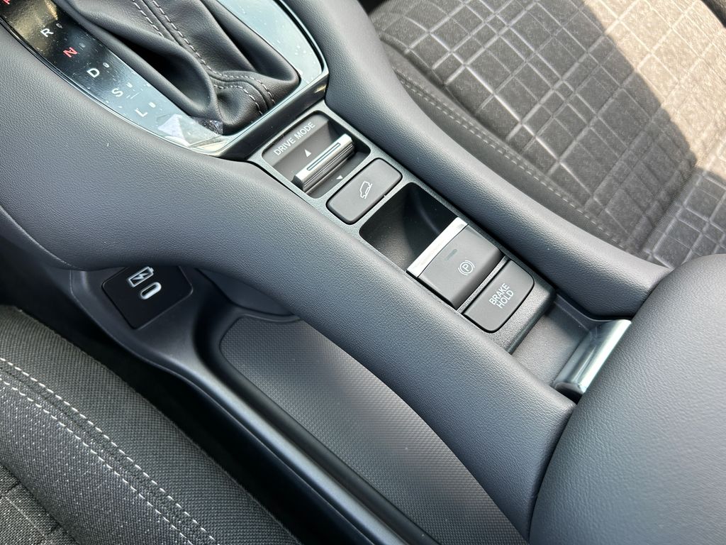 2026 Honda HR-V LX photo 29