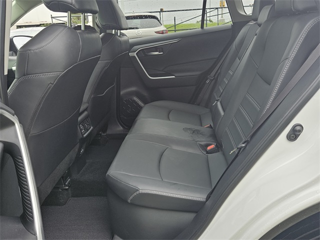 2023 Toyota RAV4 Hybrid XLE Premium photo 6