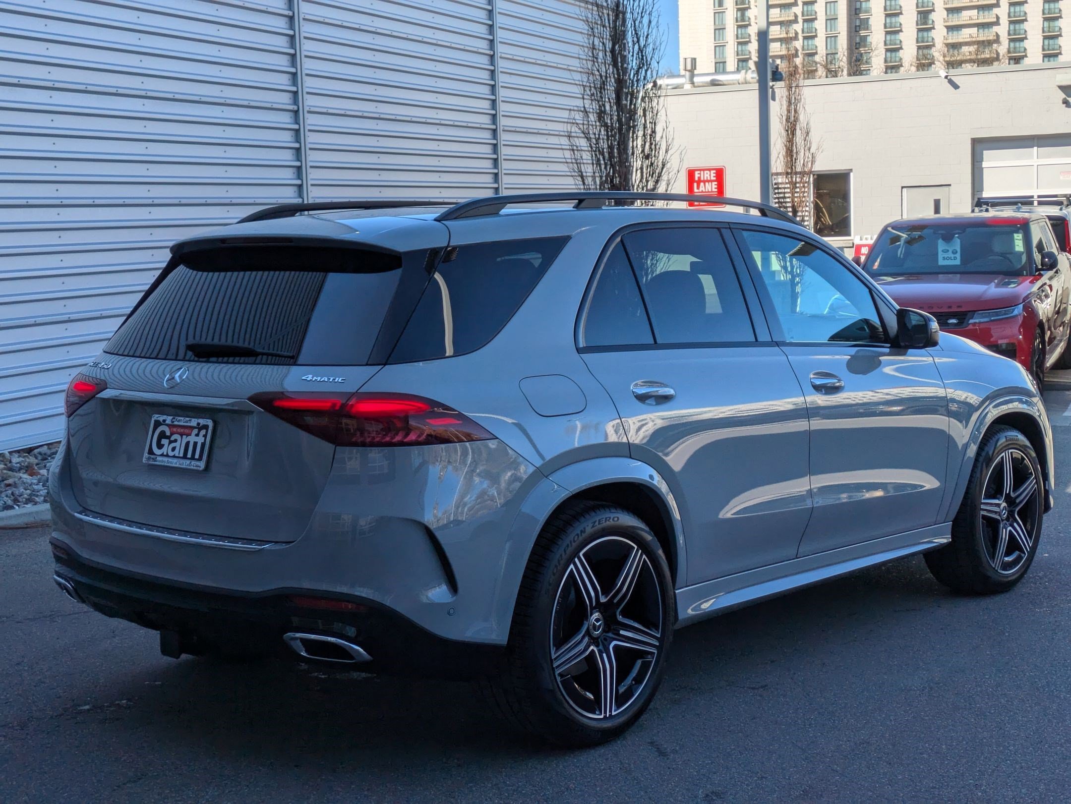 2025 Mercedes Benz GLE 450 4MATIC photo 3