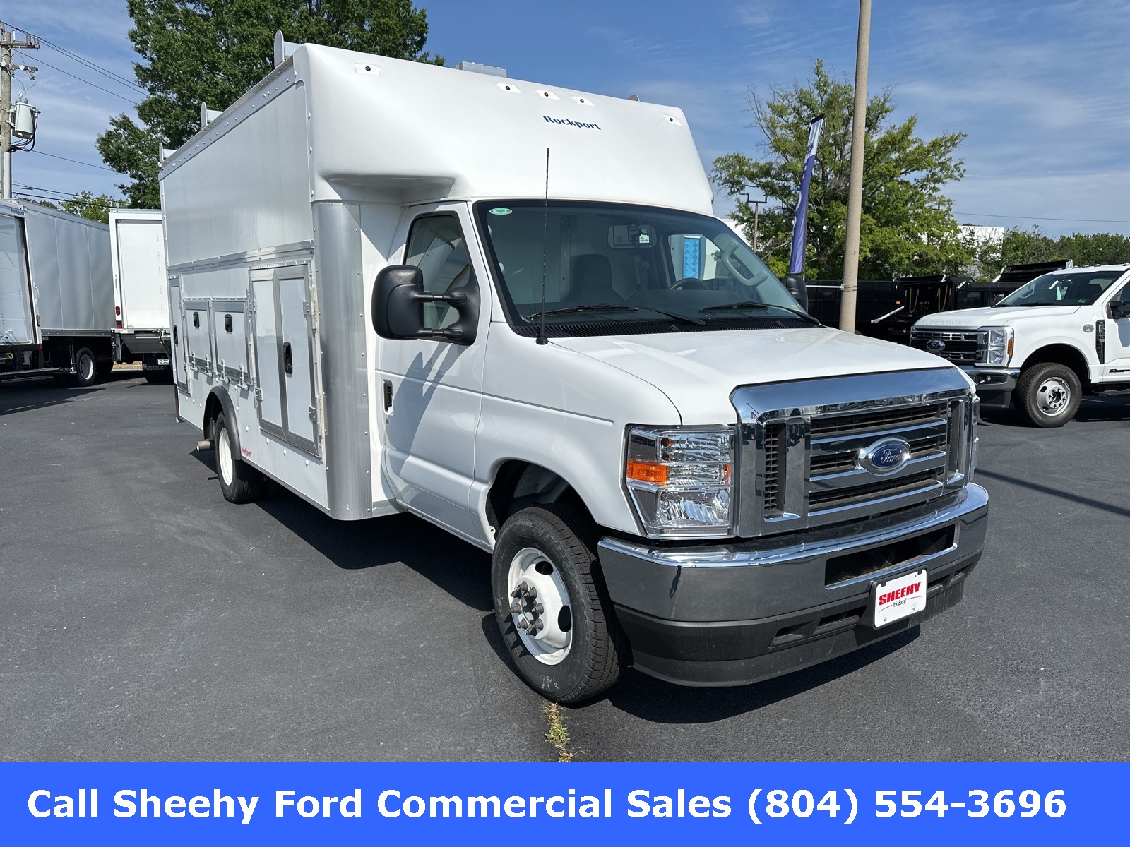 2025 Ford E-450 photo 4