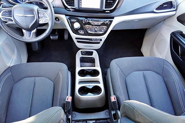 Certified Used 2022 White Chrysler LX image 19