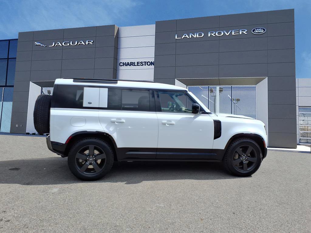 2022 Land Rover Defender X-Dynamic SE photo 4