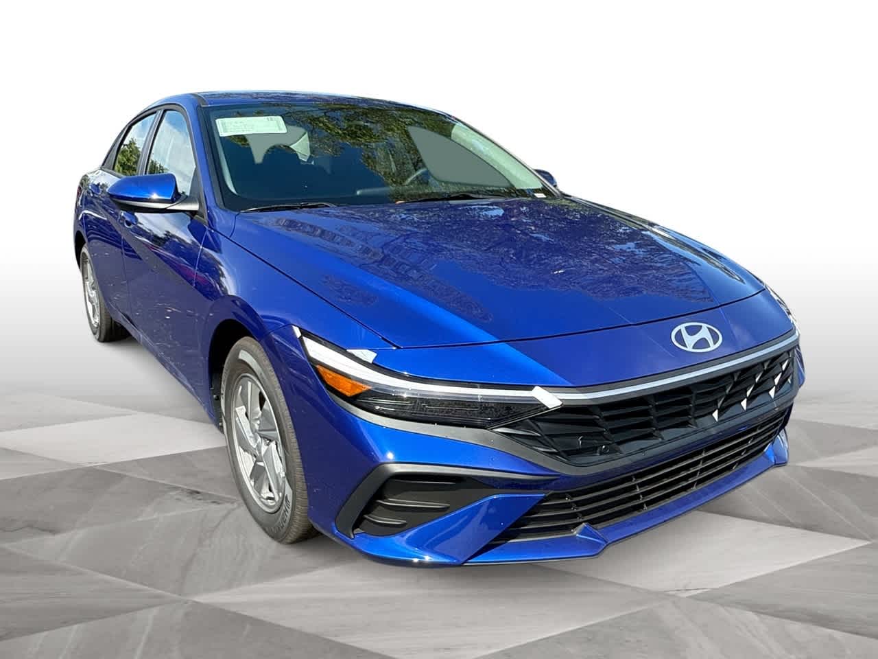 2025 Hyundai Elantra SE photo 2