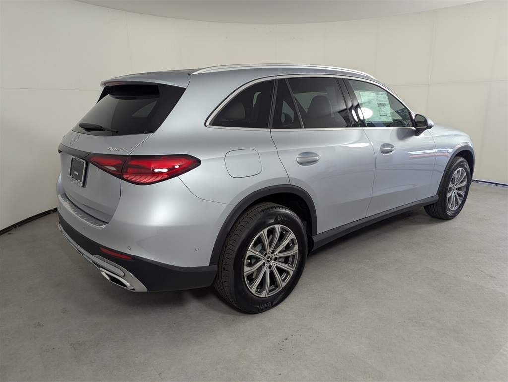 2026 Mercedes Benz GLC 300 4MATIC photo 4