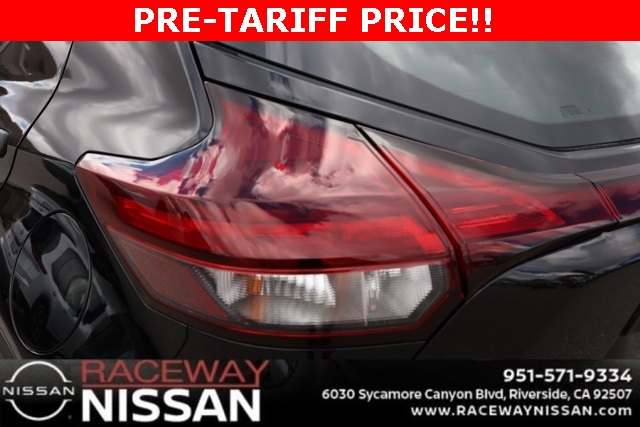 2025 Nissan Kicks Play S photo 6