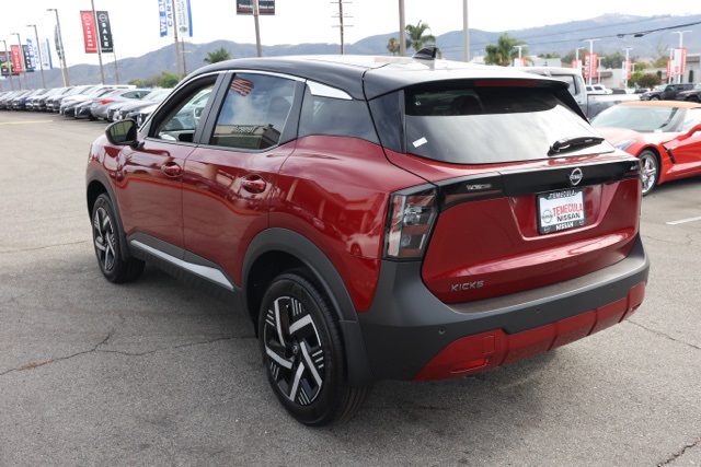 2025 Nissan Kicks SV photo 4