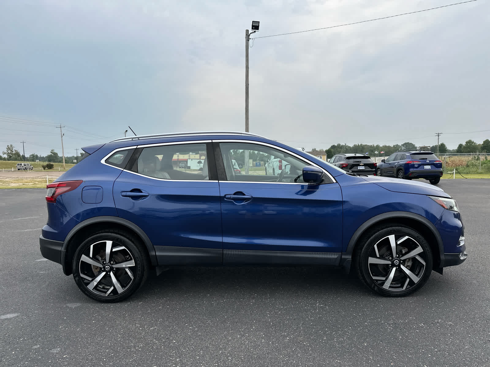 2020 Nissan Rogue Sport SL photo 2